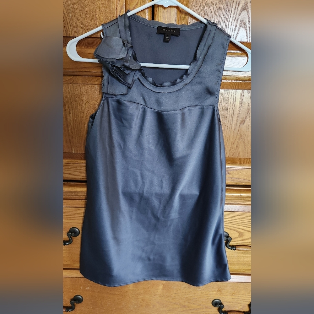 Elegant Gray Sleeveless Top